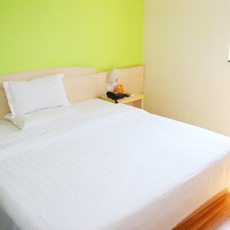 7Days Inn Haikou Hong Kong City Bagian luar foto