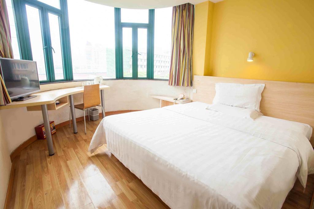 7Days Inn Haikou Hong Kong City Bagian luar foto