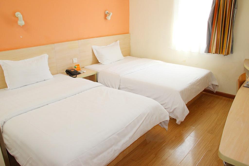 7Days Inn Haikou Hong Kong City Bagian luar foto
