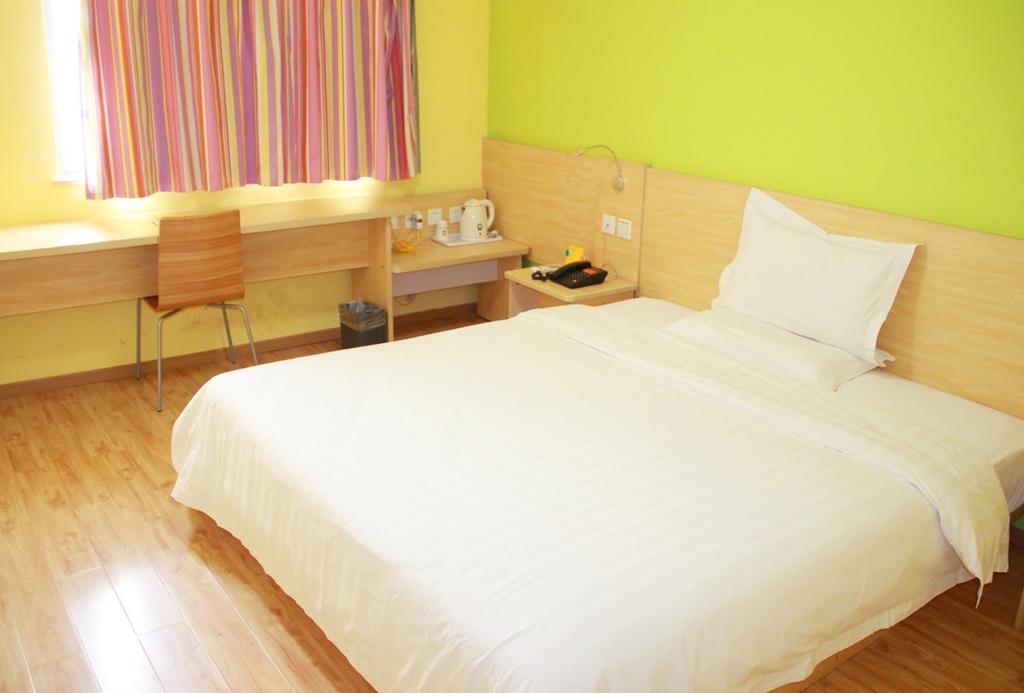 7Days Inn Haikou Hong Kong City Bagian luar foto